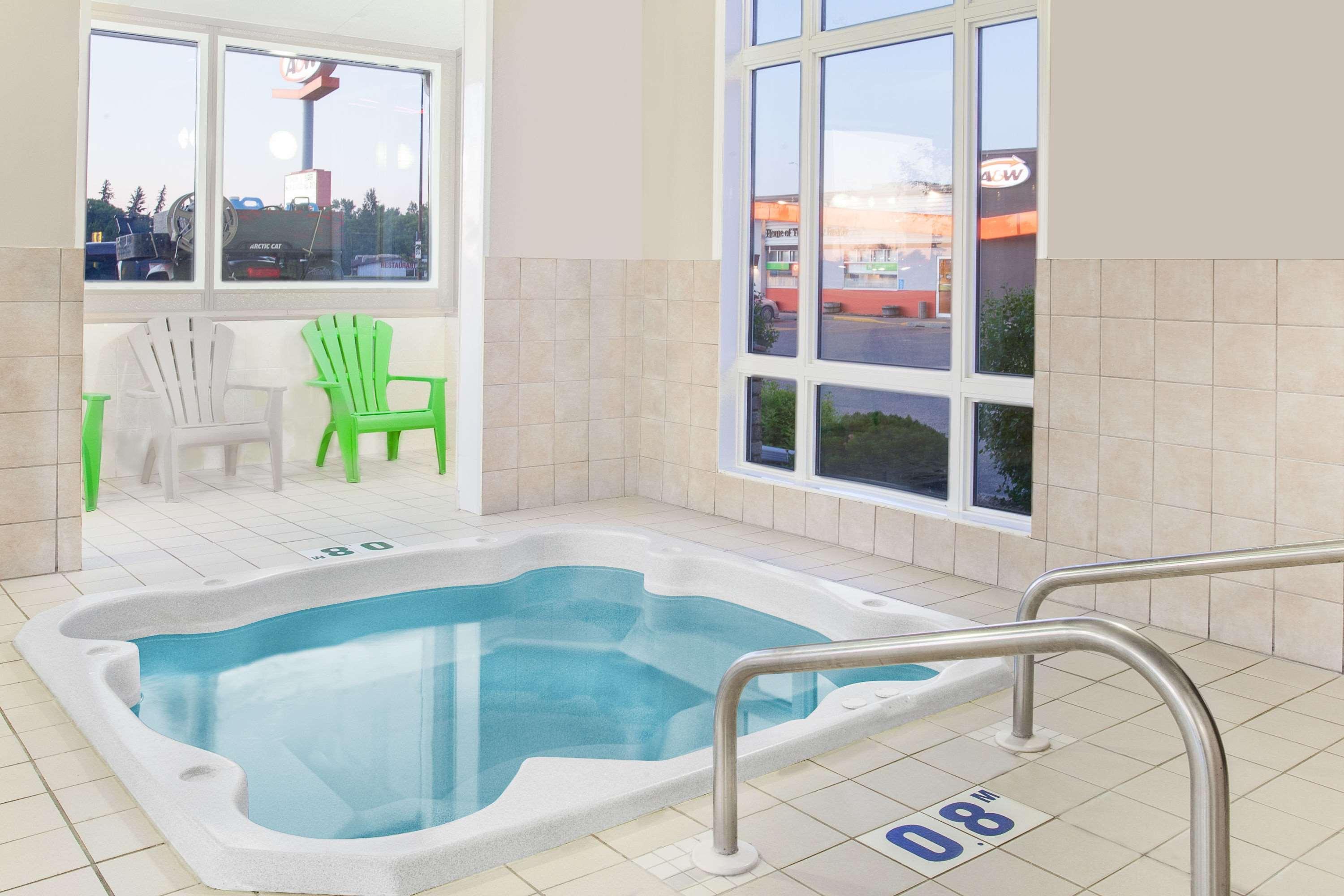 Super 8 By Wyndham Brandon Mb Motel Exterior foto